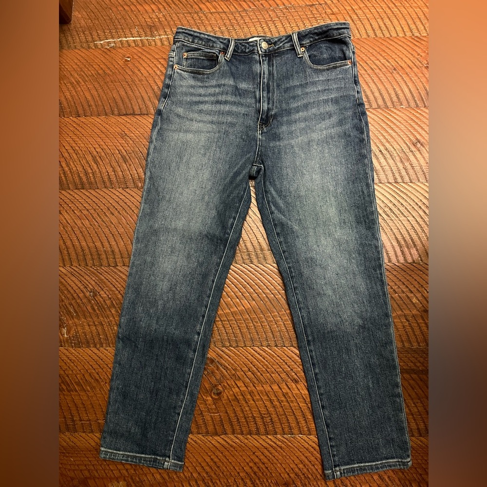 TNR straight leg mid/high rise jeans size 30